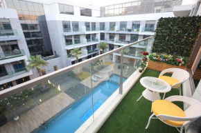 VIP Experience Dubai Nad Al Sheba at Prime Views- Opposite Al Meydan Hotel- Modern Luxury Apartment